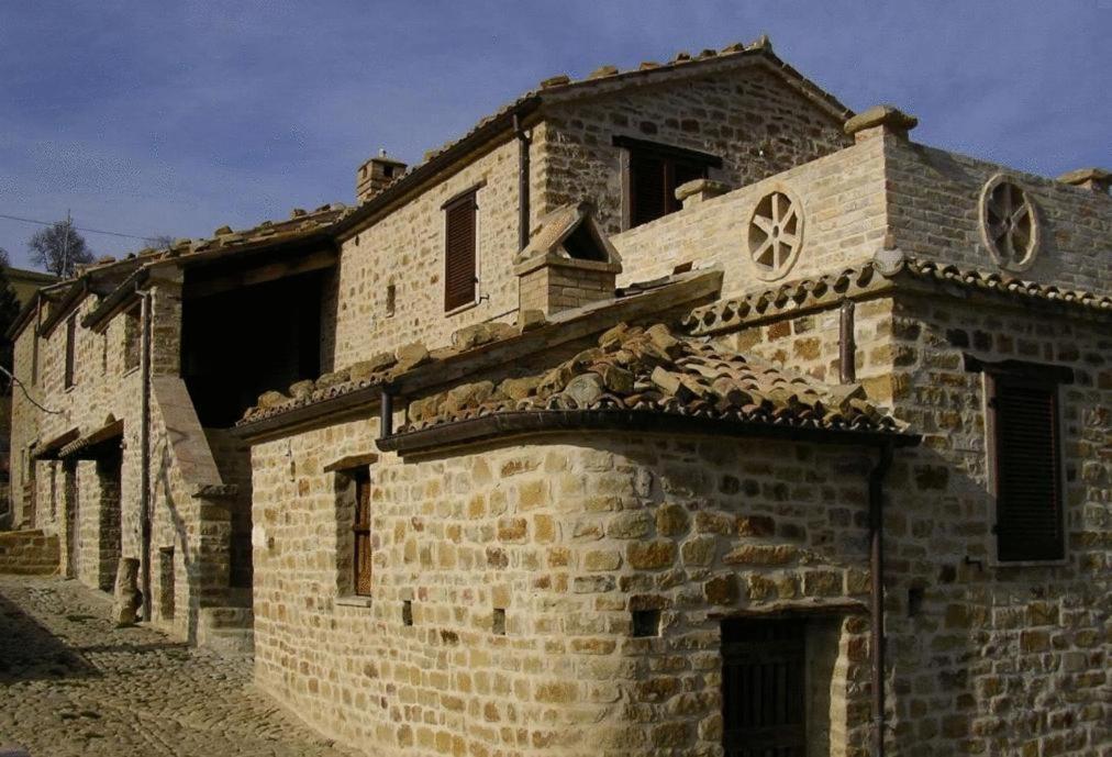 Azienda Agrituristica Colle San Giorgio Castiglione Messer Raimondo Eksteriør bilde