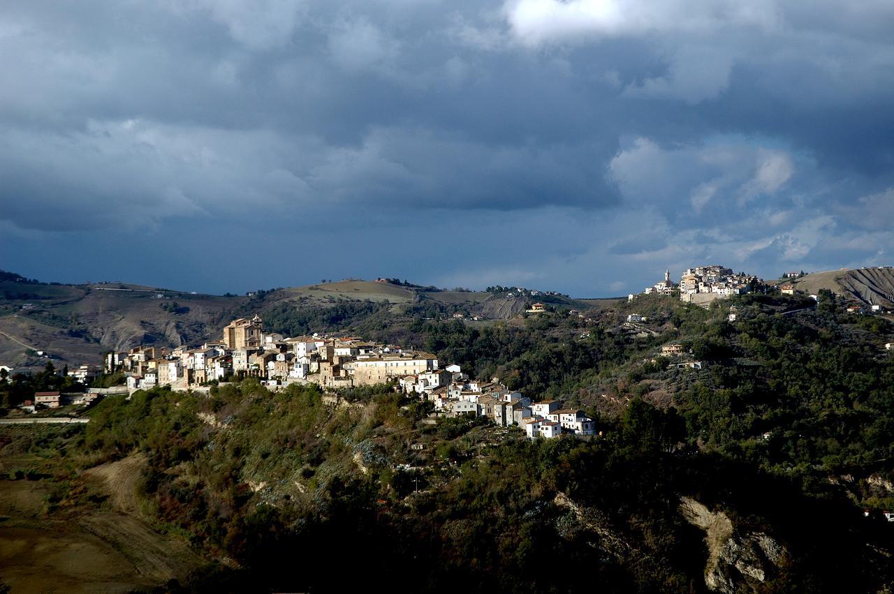 Azienda Agrituristica Colle San Giorgio Castiglione Messer Raimondo Eksteriør bilde